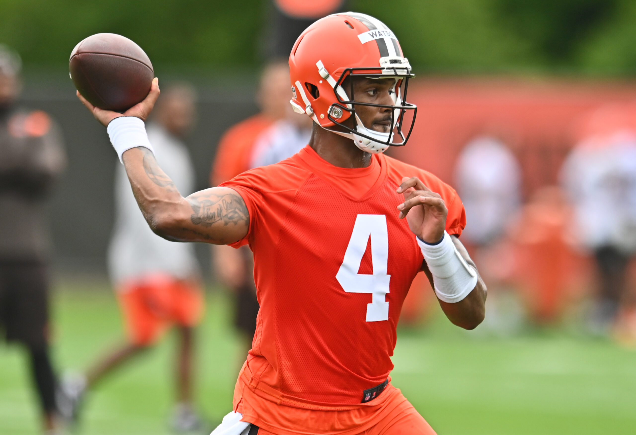 Cleveland Browns quarterback Deshaun Watson (4) throws a pass during minicamp at CrossCountry Mortgage Campus.